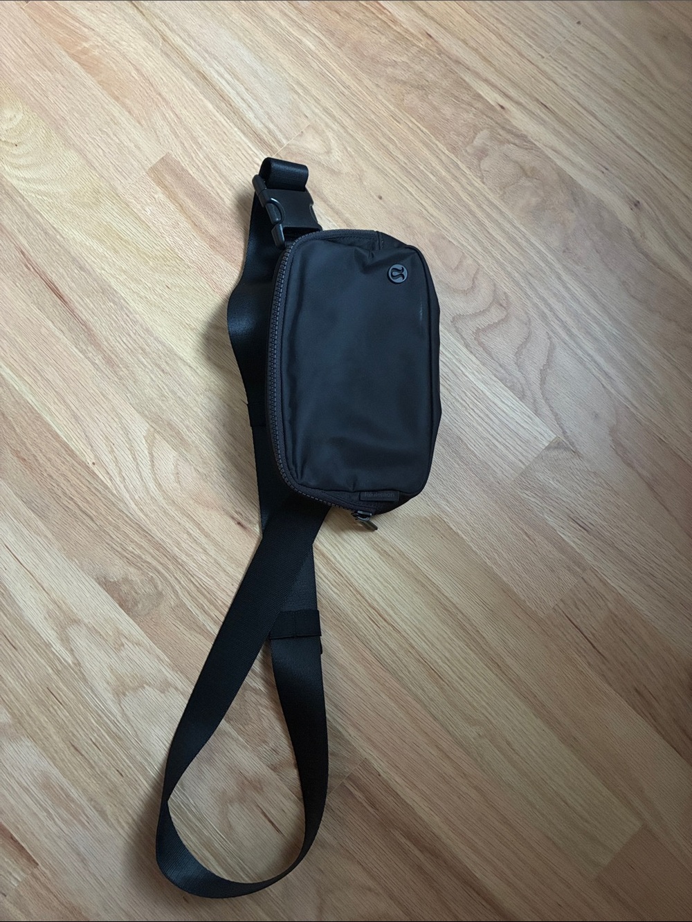 Lululemon everywhere belt bag black